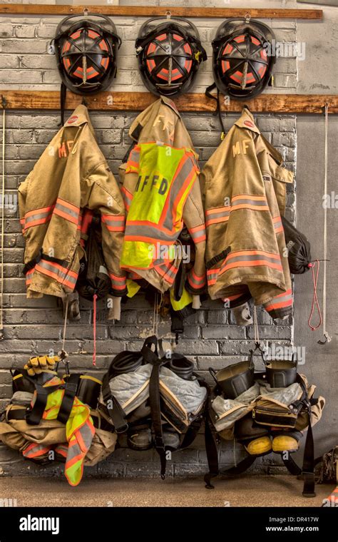 Save Firefighter High Resolution Stock Photography And Images Alamy