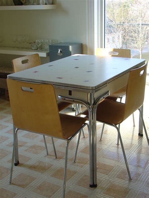Old metal kitchen tables with formica tops home. Vintage Indie: Inspirational Vintage Furniture Fix-up from ...
