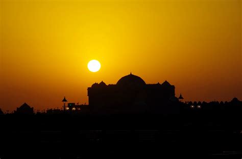 Lantunan azan yang indah itu boleh mengwujudkan ketenangan dan kesejukan jiwa seseorang. Cara Shalat Sunnah Qobliyah Subuh dan Shalat Sunnah Fajar ...