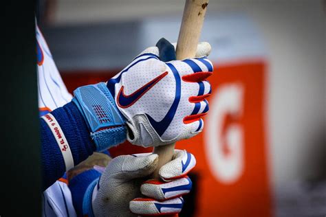 What Pros Wear Javier Baez Prohitter Hitting Aid What Pros Wear
