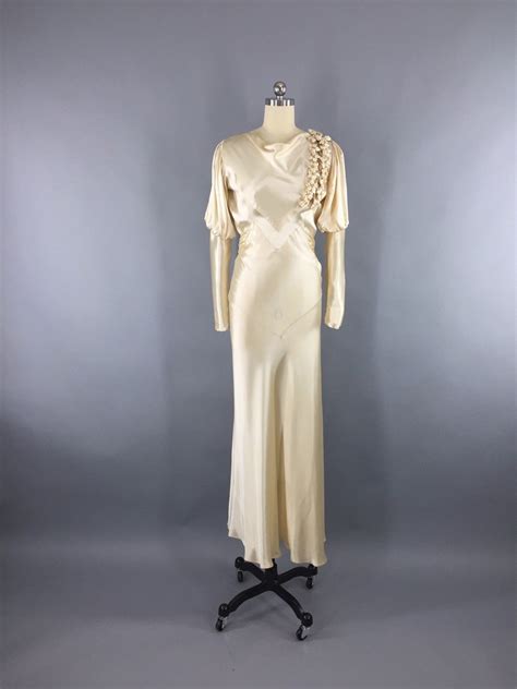 1930s Vintage Bias Cut Ivory Satin Bridal Gown Wedding Dress