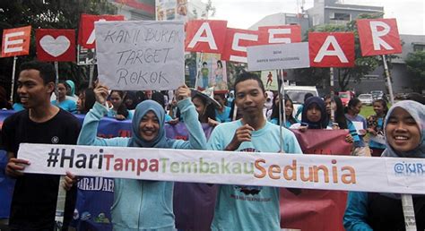 Contoh pengeluaran konsumsi rumah tangga. Di Yogya, Pengeluaran untuk Rokok Lebih Besar dari ...