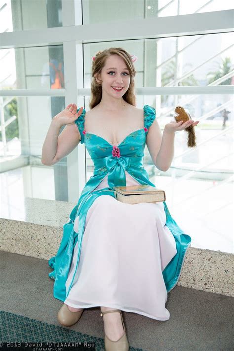 Disney S Giselle Anime Expo 2013 Sunday Princess Cosplay Cosplay Outfits Disney Cosplay