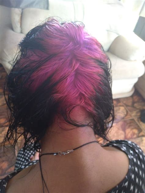 Last year, at age 17, billie eilish's album sold more than any other in the states and she hit six billion streams on spotify. Billie Eilish Black Hair Purple Roots - Hair Style ...