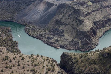 5 acre property is located about 3 miles from lake billy chinook and is ideal home base for all of your summer water activities and fun. There's an Amazing Park in Central Oregon Calling Your ...
