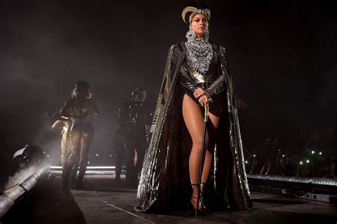 beyoncé homecoming netflix unveils first look at queen b s documentary based on her epic 2018