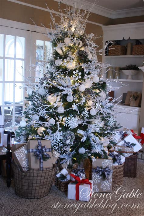 Also add a christmas tree, sleigh, elves and stocking ornaments to ensure santa's visit. SNOWFLAKE CHRISTMAS TREE - StoneGable