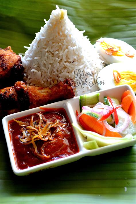 A nasi lemak will not be authentic without the leaves and coconut milk. Nasi Lemak Bukit Sambal Bilis & Ayam Berempah - Dapur Kak Noor