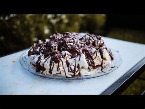 La #recentena de hoy es un lujo ️ lemon pie 🍋. Torta con Masa de Pionono | Maru Botana - YouTube | Tortas ...