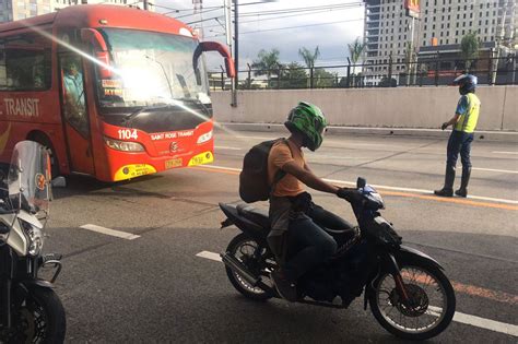 Iwas Kotong Mga Naka Shorts Na Motorcycle Rider Di Na Huhulihin Abs Cbn News