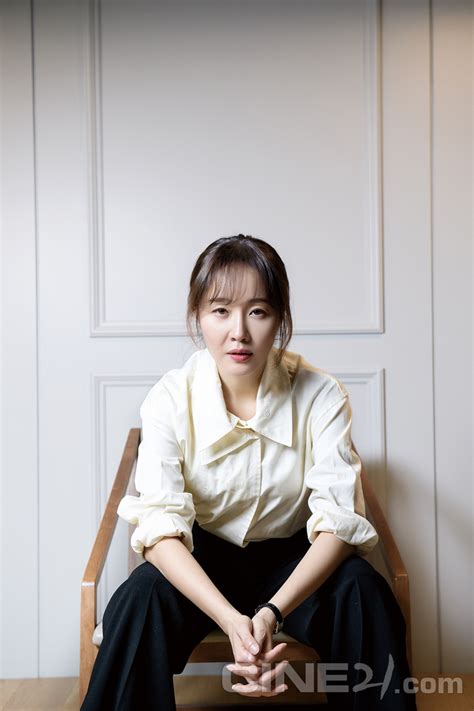 인터뷰 바른연애 길잡이 남수 작가 인터뷰. 드라마  배우 엄지원 인터뷰, "늘 '다른' 작업을 하고 싶다"