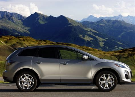 Production officially began on february 20, 2006 in mazda's ujina #2 factory in hiroshima. Mazda CX-7 - specifications, equipment, photos, videos ...
