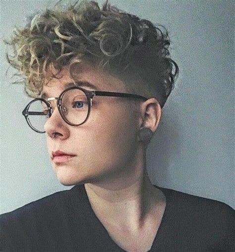 Any advice on how to style androgynous short hair? Pin by Nicole Nee on Inspiring hairstyles | Short hair ...