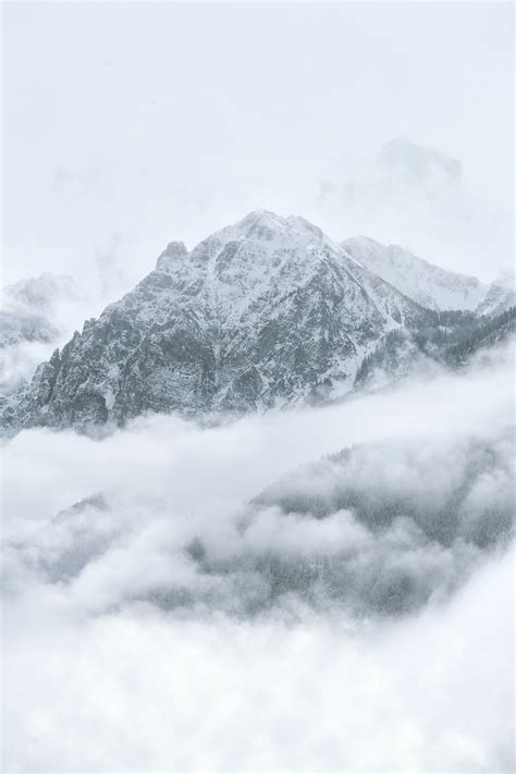 Snow Covered Mountain · Free Stock Photo