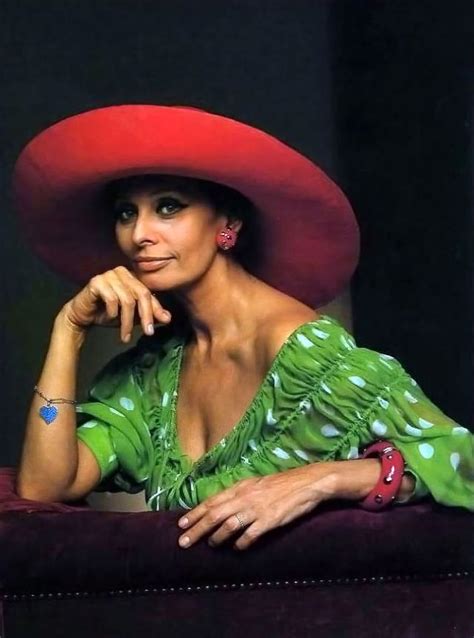 Fashion Icon Of The World 20 Stunning Photos Of Sophia Loren In The