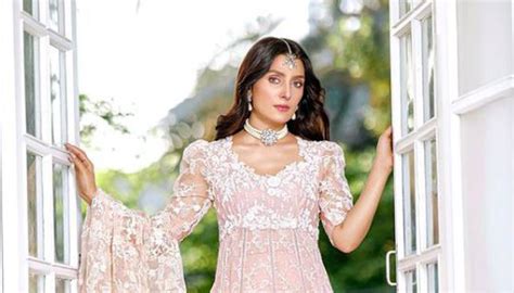 Ayeza Khan Looks Ethereal In New Snap See Photo