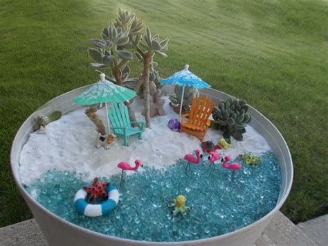 Set Of 4 Miniature Garden Beach Umbrellas Hawaiian Design