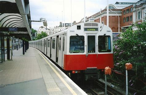 London Underground District Line D Stock 7066 Kensington Flickr