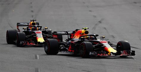 Verstappen out of luck in baku but the red bull driver still leads hamilton in world championship / © afp. Verstappen over Baku: "We mochten van het team niet naar ...