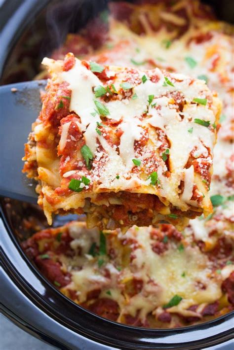 This Easy Crockpot Lasagna Recipe Makes The Best Quick Classic Lasagna
