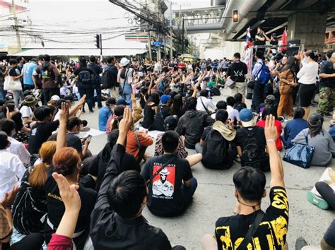 We did not find results for: 'นนทบุรีปลดแอก' มาตามนัด ปักหลักชุมนุม MRT สธ. ปราศรัยไล่ ...