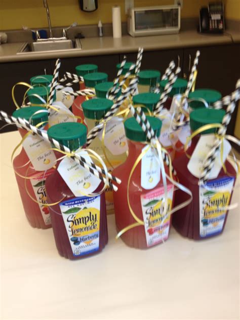 Inexpensive thank you gift ideas are just what you need to keep your volunteers going. Volunteer thank you gift Our volunteers are simply the ...