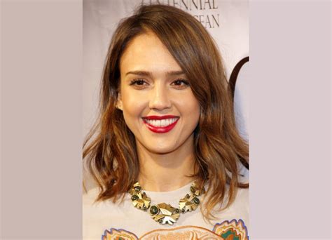 Jessica Alba Soft And Wavy Medium Length Hairstyle With Layers
