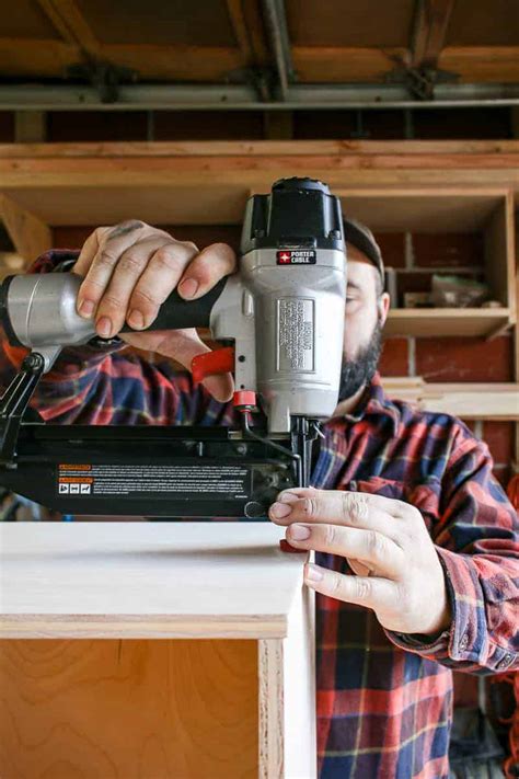 A finish nailer does not work well with delicate or thin trim wood pieces like a brad nailer. Brad Nailer vs Finish Nailer - What's the Difference ...