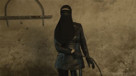 femdombeauties aisha arabische göttin 100 peitschen domina pov
