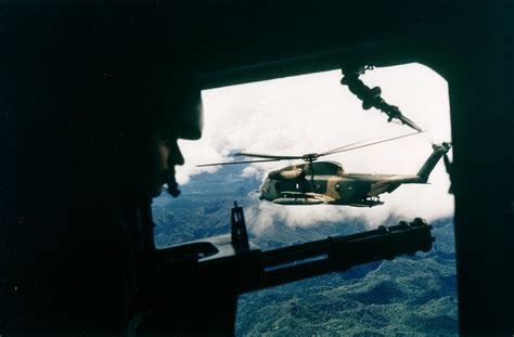 Обои для телефона вьетнам война вертолет оружие