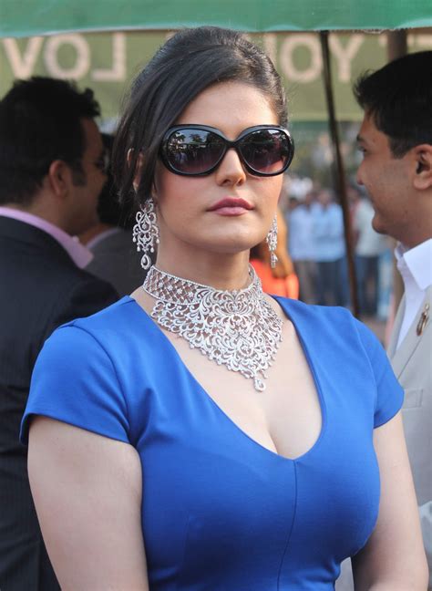 high quality bollywood celebrity pictures zarine khan sexy in blue skirt at the gitanjali race