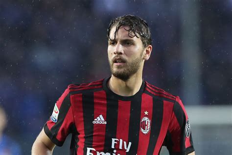 Latest on sassuolo midfielder manuel locatelli including news, stats, videos, highlights and more on espn. Manuel Locatelli officially gone to Sassuolo: Was he really given a chance to shine at AC Milan ...
