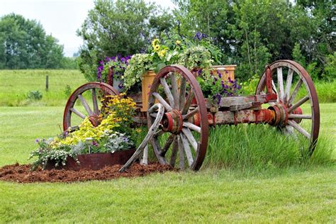 27 Rustic Wagon Planter Ideas Garden Outline