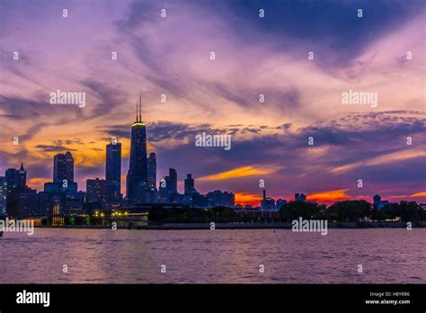 Chicago Skyline At Dusk Stock Photo Alamy