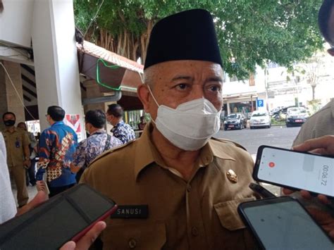 Berikut beberapa contoh surat pengunduran diri atau surat resign dengan penulisan yang benar dan sopan, dilengkapi dengan trik dan tips pembuatannya. Surat Edaran Psbb Jawa Bali / Arti Ppkm Jawa Bali Yang ...