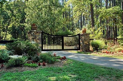 Two Simple Stone Pillars Driveway Entrance Landscaping Entrance
