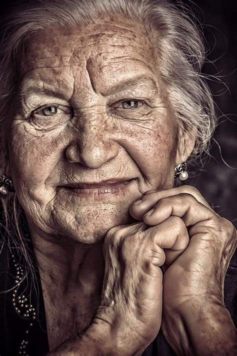 Pin By Nicolette V Seeventer On Faces Of The World Older Woman Portrait Old Faces Portrait