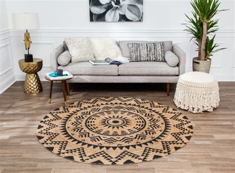 Round area rugs are available in a range of sizes from anywhere from 2 feet to well over 10 feet, giving you a wide choice of options when you're looking to choose the perfect for covering for your dining room, bedroom, living room, sun room and other areas. Jute Round Tribal Circle Black Print - Southwestern - Area ...