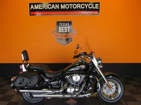 La motocicleta vulcan® 900 classic presenta líneas limpias que fluyen y aportan un aspecto clásico. 2015 Kawasaki Vulcan | American Motorcycle Trading Company ...