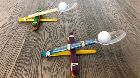 3 Simple Popsicle Stick Catapult Designs Mombrite In 2020 Popsicle