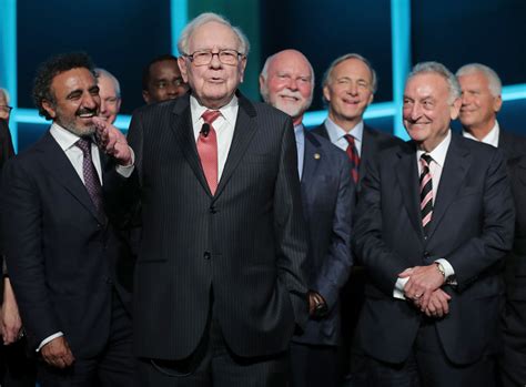 Buffett's auto dealership is now one of the largest dealership groups in america with over $9 billion in revenue. Warren Buffett preferisce le auto elettriche cinesi a GM | WSI