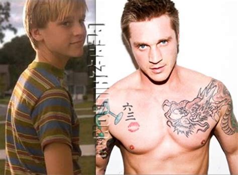 ‘90s Heartthrobs Where Are They Now 2014 07 08 Devon Sawa 90s
