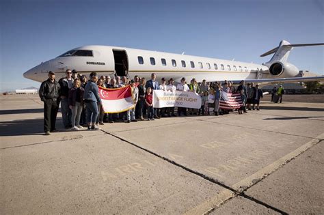 The new longest flight in the world, both by distance and time in the air, is about 9,534 miles. Bombardier Global 7500 completes record flight - Altitudes