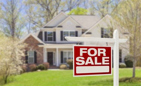 Landlords can terminate a lease with proper notice if tenants don't keep their end of the contract, which is called terminating with cause.. How Can a Catonsville Landlord Break a Tenant's Lease?
