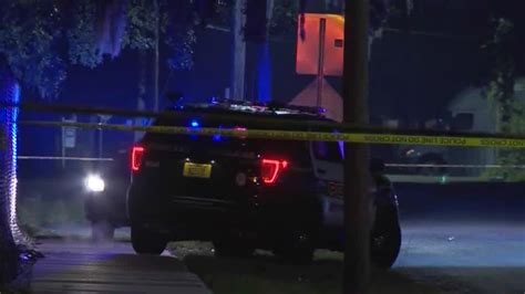 Man Turns Gun On Self After Shooting Ex Girlfriend In Sanford Police Say