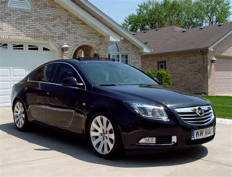 Opel insignia sports tourer mierzy 499,5 cm długości, 209,3 cm szerokości (z lusterkami) i 155,0 cm wysokości. 2011 Opel Insignia | German Cars For Sale Blog