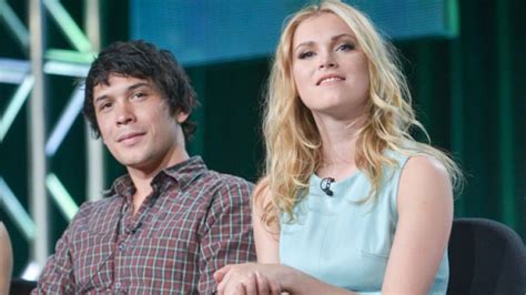 Eliza Taylors Baby Born She And Bob Morley Welcome First Child