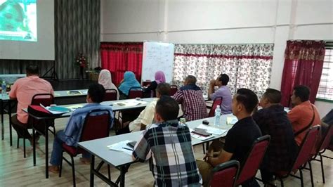 Syarikat dengan ini menasihatkan anda supaya mematuhi peraturan masa tiba ke tempat kerja,sekiranya anda berterusan gagal melakukan apa yang ditetapkan akan menyebabkan anda akan dibuang kerja serta merta atau. Kursus CIDB : PENGENALAN AKTA KESELAMATAN & KESIHATAN ...