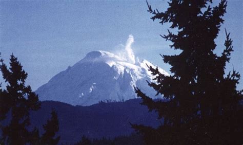 Stop Freaking Out Over Plume From Mount Baker Volcano Says Wa