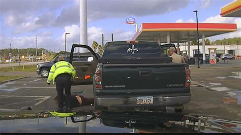 Camden County Deputy Suspended After Woman Pulled From Truck Firstcoastnews Com